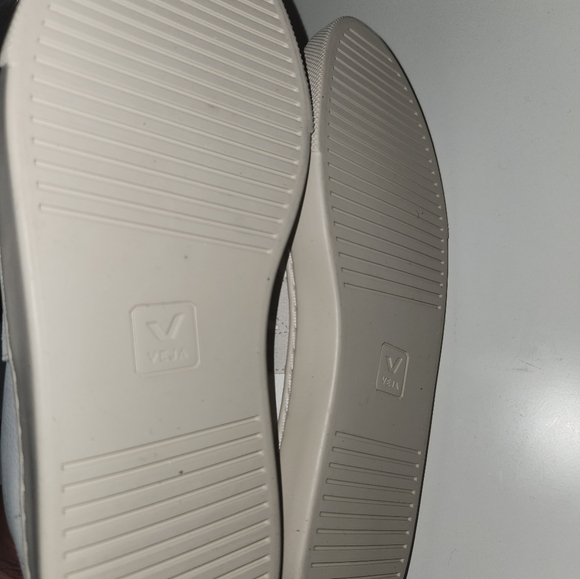 Veja Campo Sneaker - Picture 3 of 6